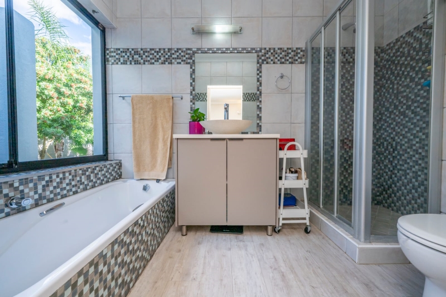 5 Bedroom Property for Sale in Eversdal Western Cape